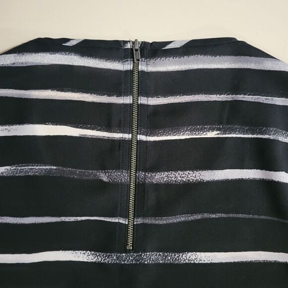 Express Women's Black White Round Neck Striped Top - Picture 12 of 14